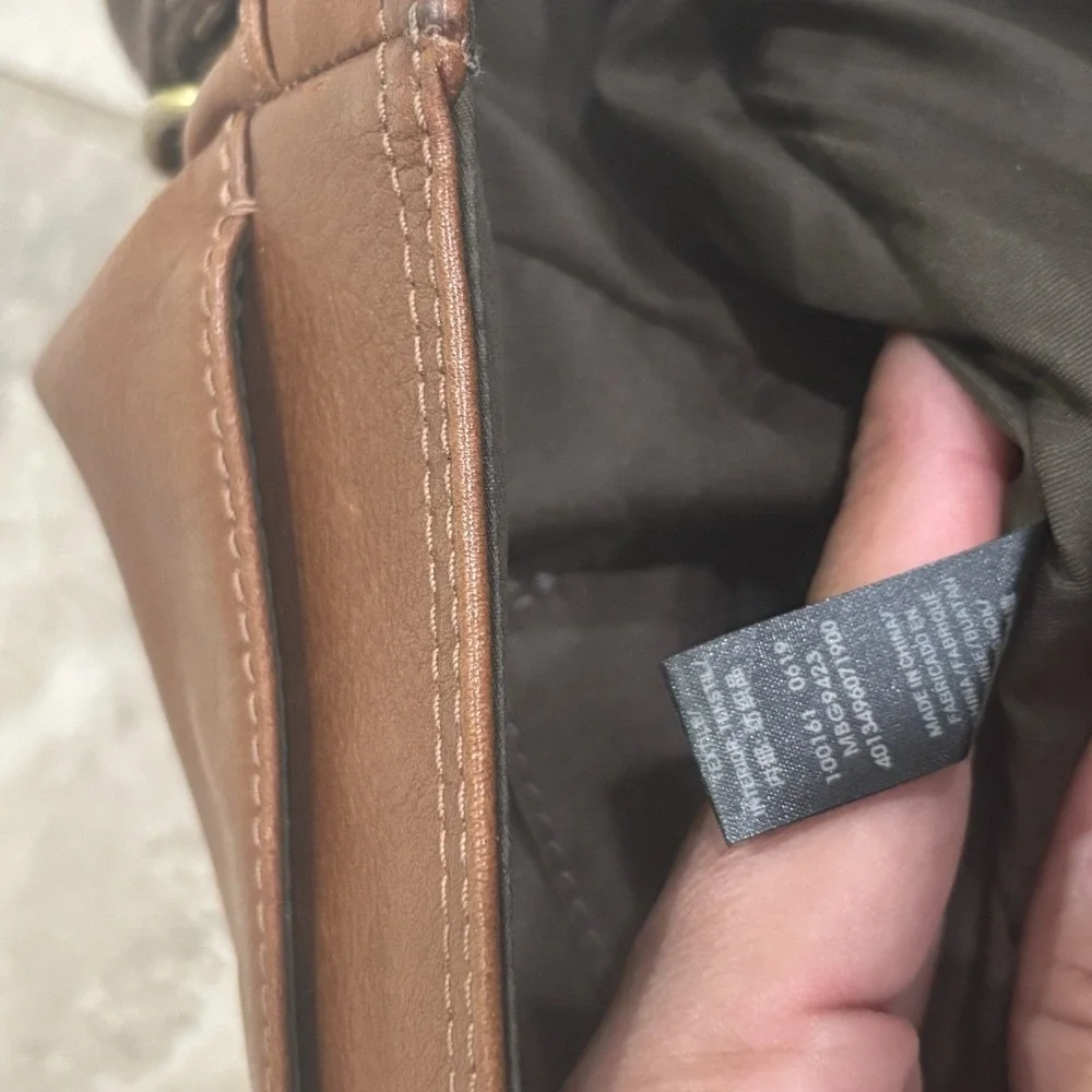 Fossil Men's Buckner Leather Messenger Bag‎